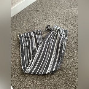 Grey striped pants ☀️